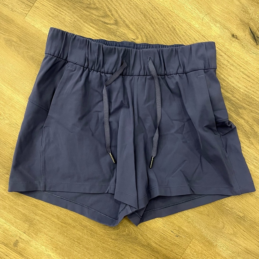 Lululemon shorts size 4